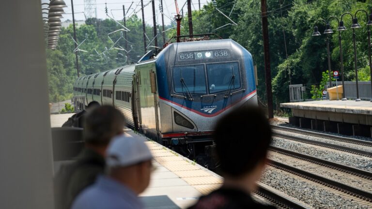 Service restored to Amtrak, NJ Transit after earlier suspension