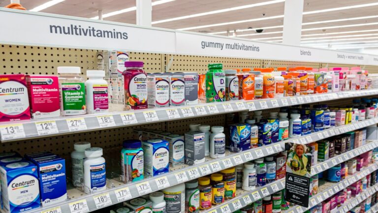 Daily multivitamin supplements don’t help you live longer, study shows