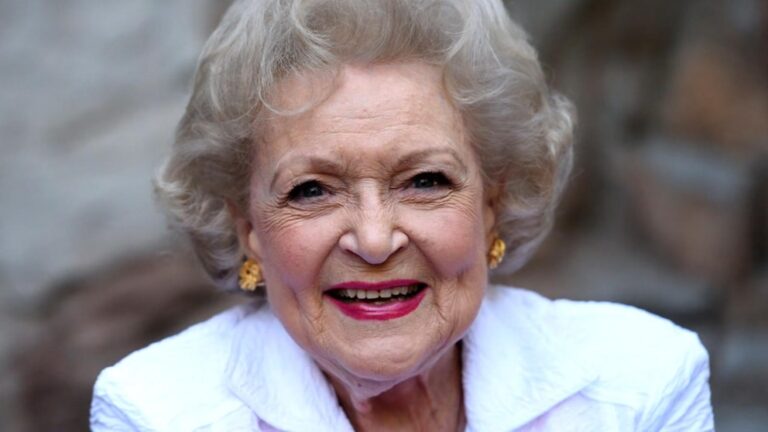 Video USPS to honor Betty White in new Forever stamp coming March 27