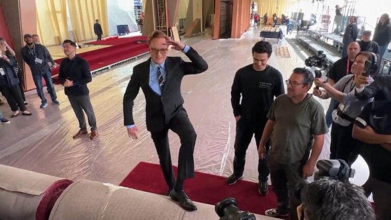 WATCH:  Conan O’Brien rolls out the Oscars red carpet